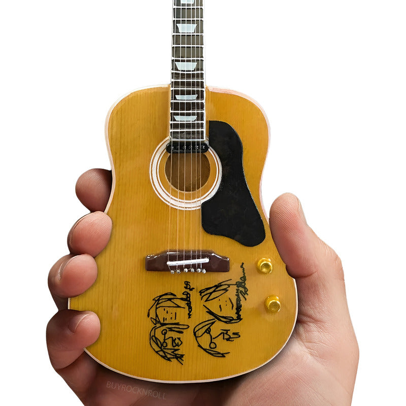 Mini Guitarra John Lennon - Axe Heaven Café Axe Heaven John Lennon 14
